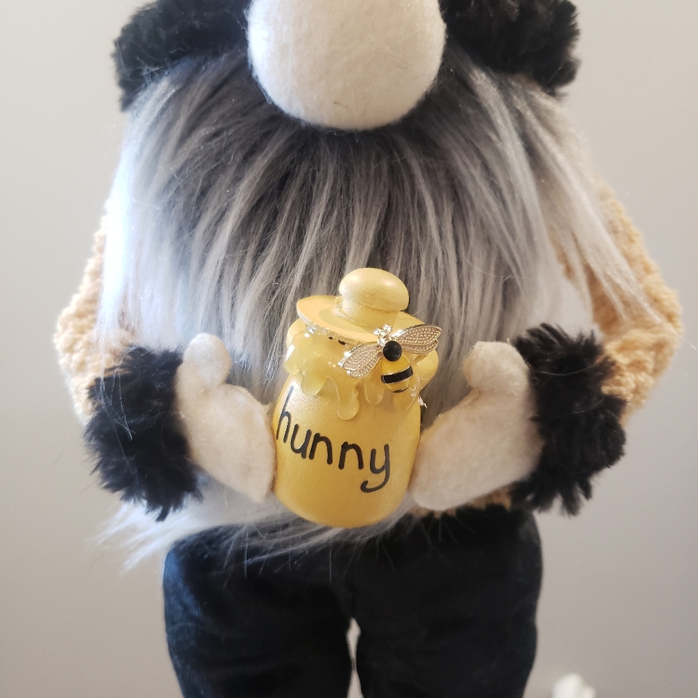 Bee Decor/ sunflower & bee gnome - Picture 3 of 13